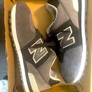 New Balance 574 Black /Grey